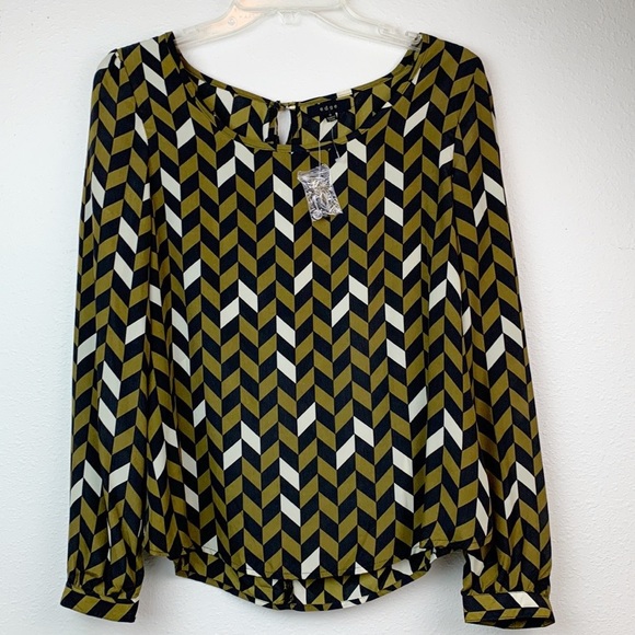 edge Tops - NWT Edge silky open ruffle back geometric print work blouse long sleeves